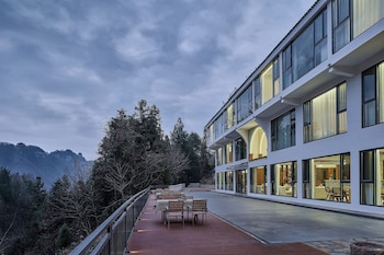 pandora boutique hotel within zhangjiajie national forest park