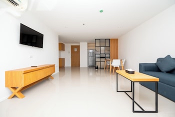 fourium pattaya hotel and serviced residence