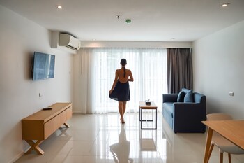 fourium pattaya hotel and serviced residence