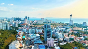 fourium pattaya hotel and serviced residence