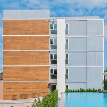 fourium pattaya hotel and serviced residence