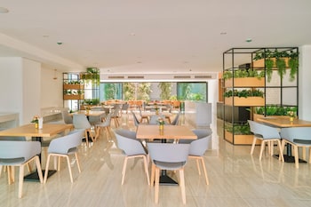 fourium pattaya hotel and serviced residence