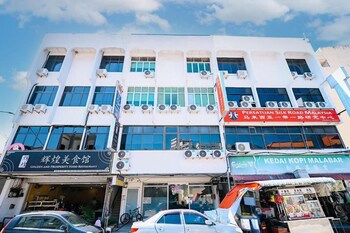 swing and pillows at penang road