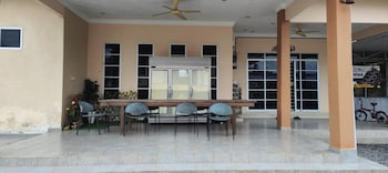 Capital O 91243 Bee Good Chalet,,2 star