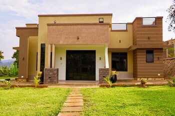 bird hill resort ug
