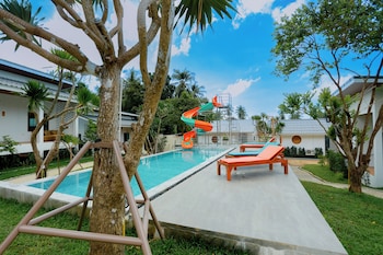 rock and lune boutique villas