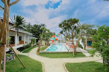 rock and lune boutique villas