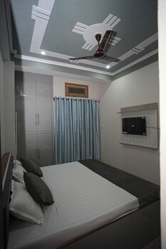 Nidhipataye Homestay,,2 star