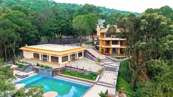 nirjhara coorg