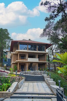 nirjhara coorg