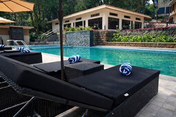 nirjhara coorg