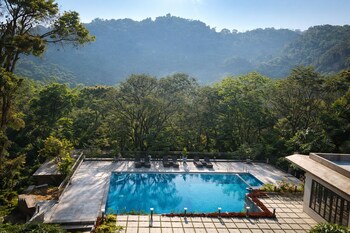 nirjhara coorg