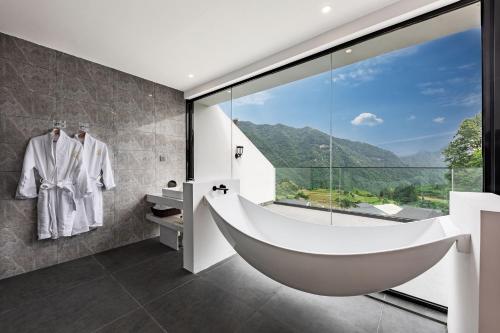 avatar mountain resort