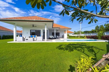 new modern 3 bedroom villa mb35