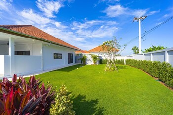 new modern 3 bedroom villa mb35