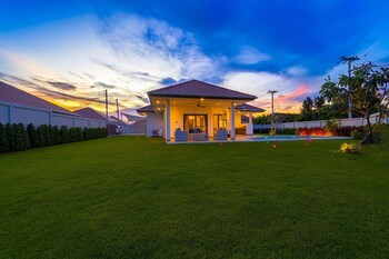new modern 3 bedroom villa mb35