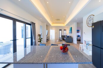 new modern 3 bedroom villa mb35