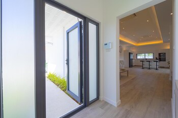 new modern 3 bedroom villa mb35