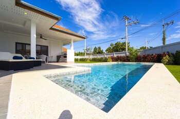 new modern 3 bedroom villa mb35