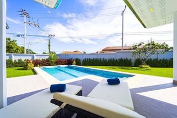 new modern 3 bedroom villa mb35