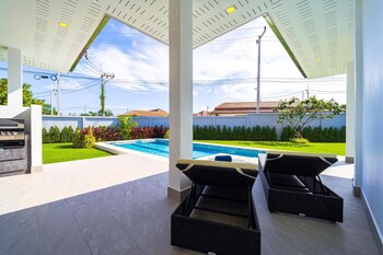 new modern 3 bedroom villa mb35