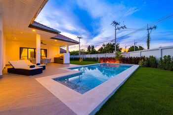 new modern 3 bedroom villa mb35