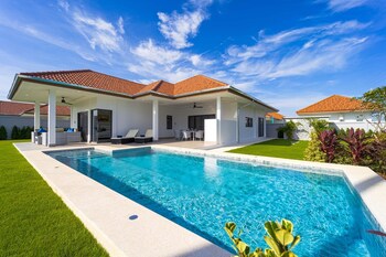 new modern 3 bedroom villa mb35