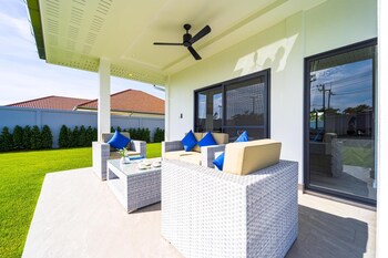 new modern 3 bedroom villa mb35
