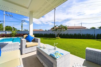 new modern 3 bedroom villa mb35