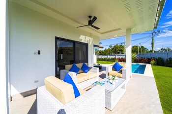 new modern 3 bedroom villa mb35