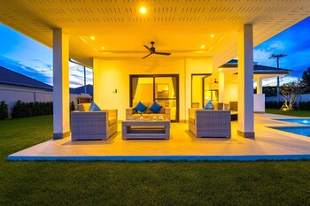 new modern 3 bedroom villa mb35