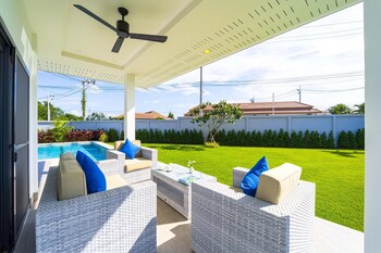 new modern 3 bedroom villa mb35