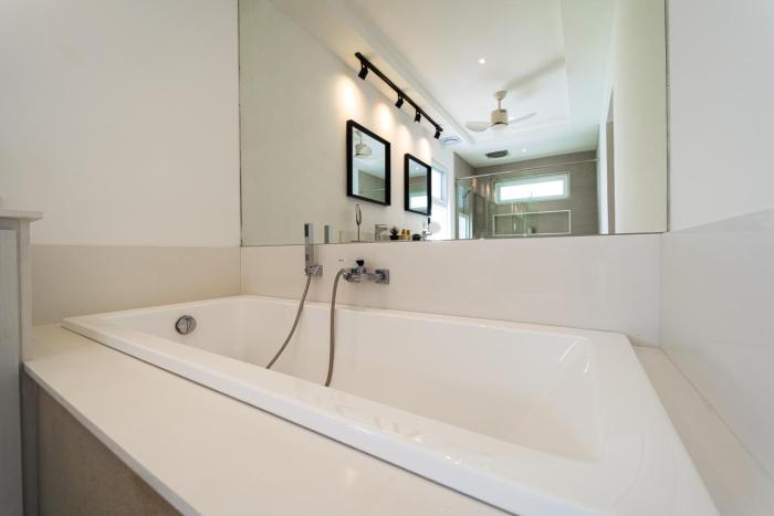 new modern 3 bedroom pool villa mb3