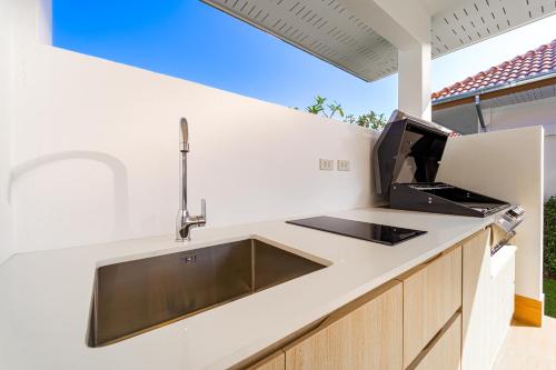 new modern 3 bedroom pool villa mb3