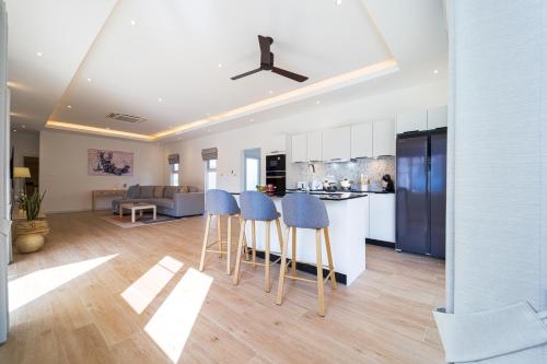 new modern 3 bedroom pool villa mb3