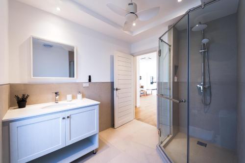 new modern 3 bedroom pool villa mb3