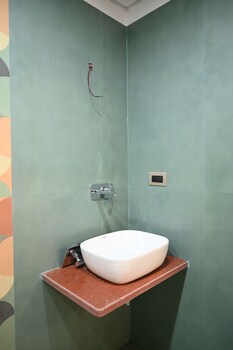 hotel kir international