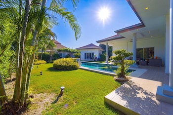 4 bedroom private pool villa mr51