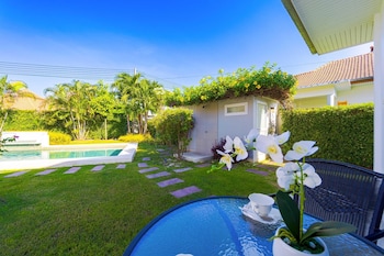 4 bedroom private pool villa mr51