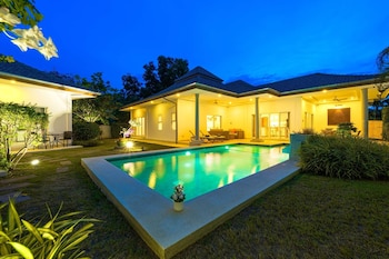 4 bedroom private pool villa mr51