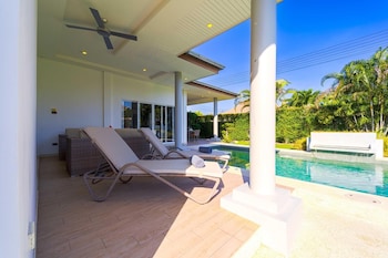 4 bedroom private pool villa mr51