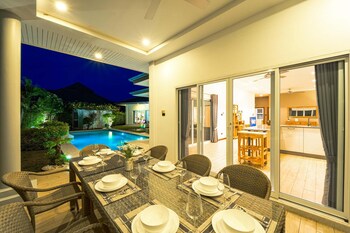 4 bedroom private pool villa mr51