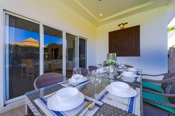 4 bedroom private pool villa mr51