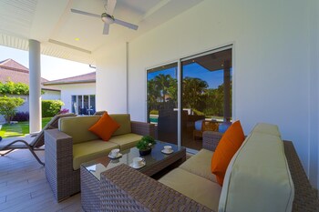 4 bedroom private pool villa mr51