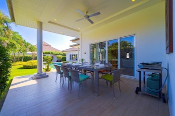 4 bedroom private pool villa mr51