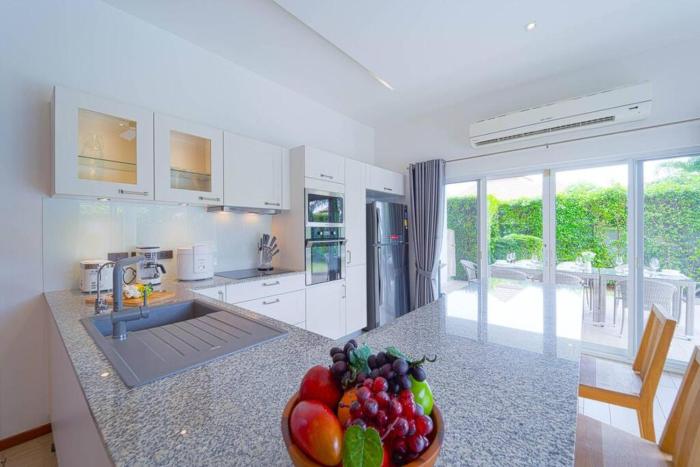 4 bedroom private pool villa mr51