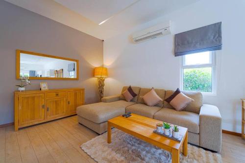 4 bedroom private pool villa mr51
