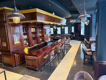iconic coworking hotel