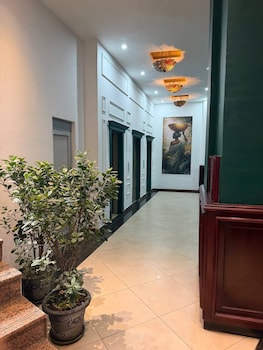 iconic coworking hotel