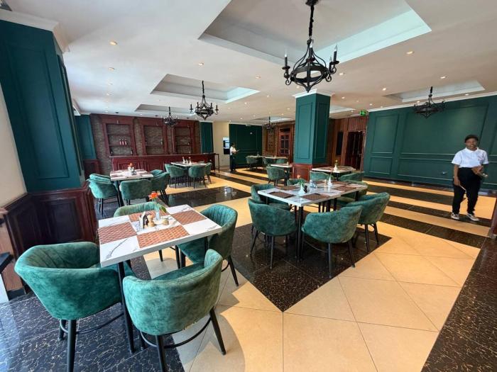 iconic coworking hotel